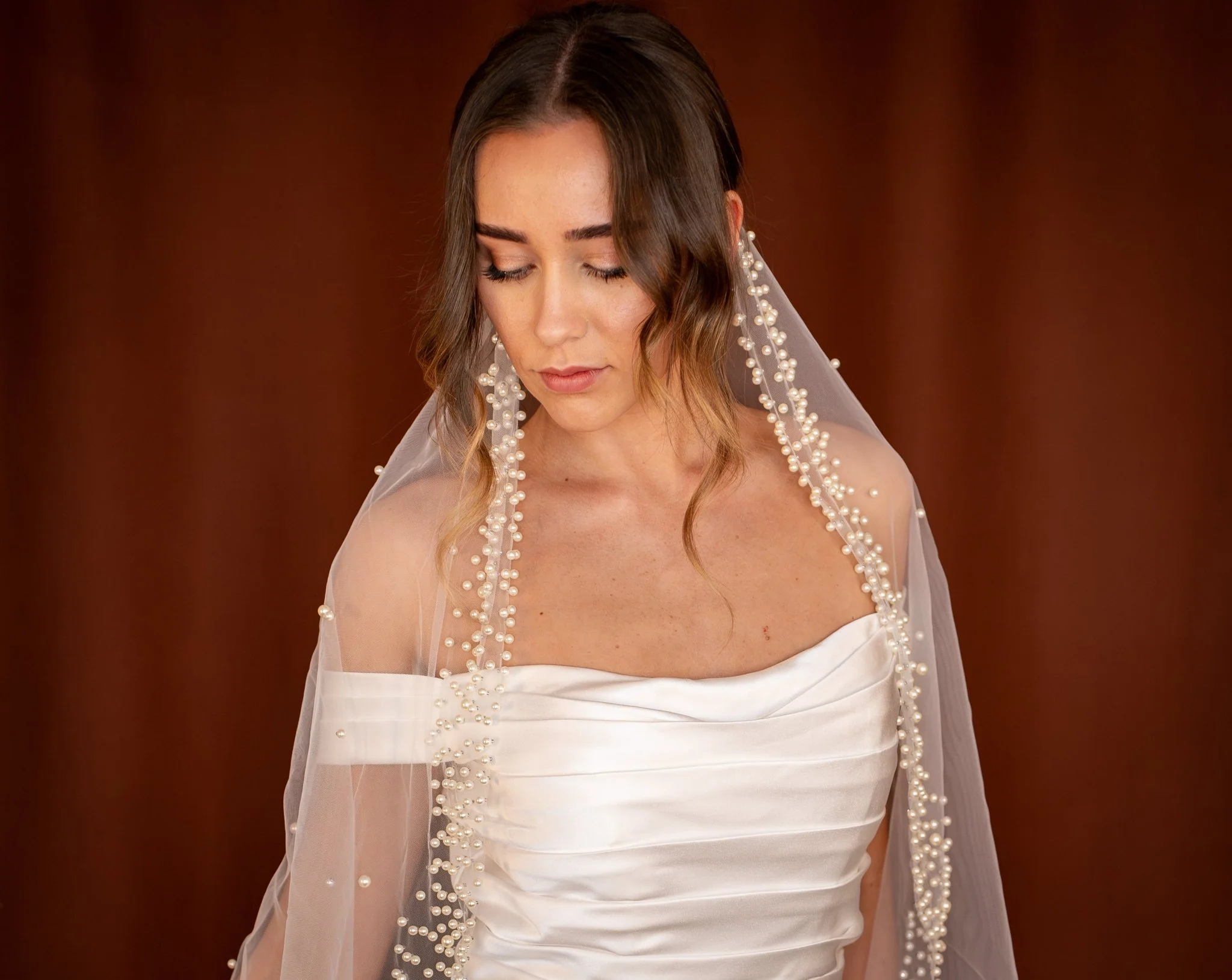Colette | Pearl Framed Veil - Image 5