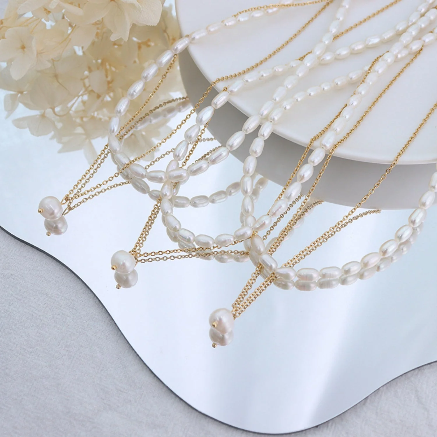 Isabella | Pearl and Gold Chain Necklace - Image 3