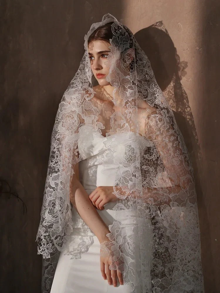 Liana | Full Lace Veil - Image 4