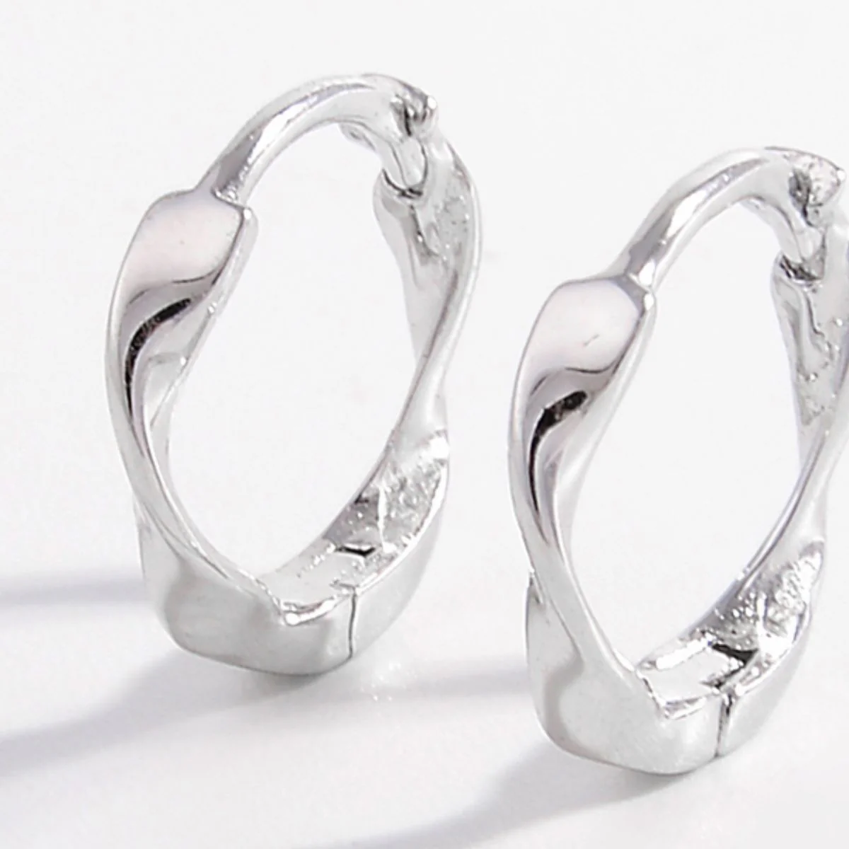 Nina | Twist Hoop Earrings - Silver - Image 3