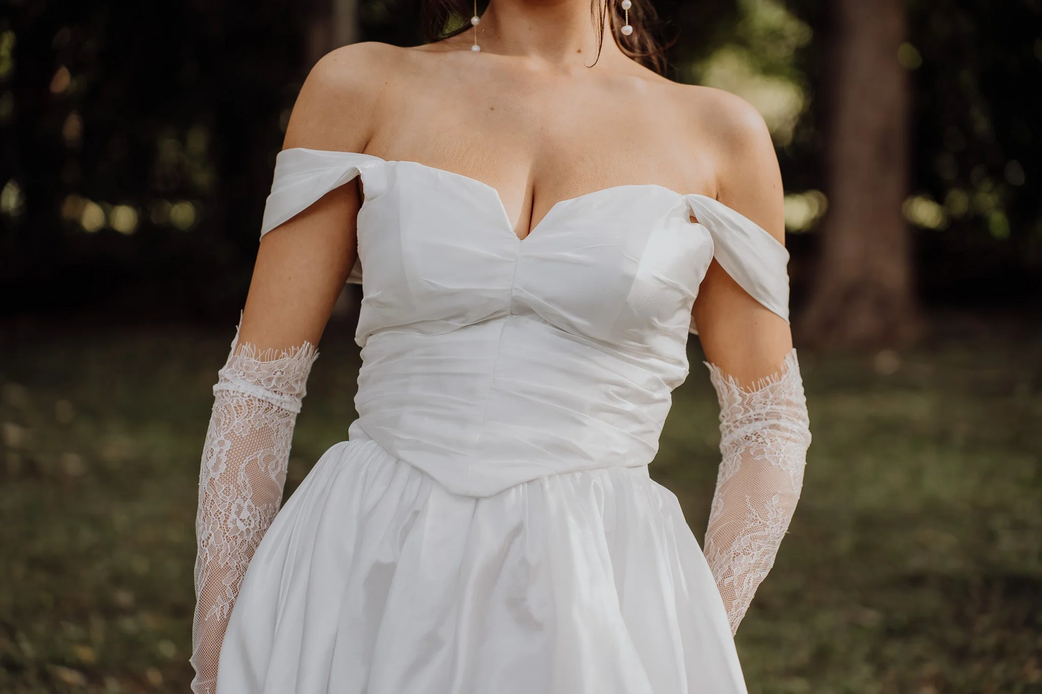 Odessa | Lace Elbow Length Fingered Gloves - Image 3