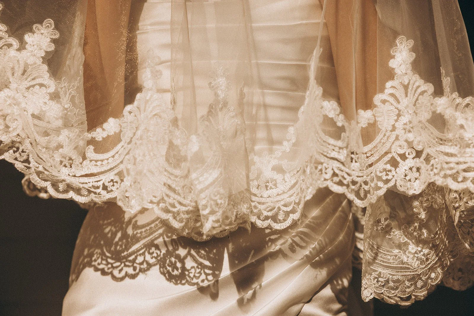 Willa | Lace Edge Veil - Image 6